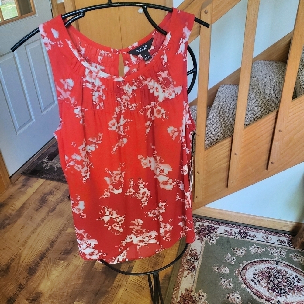 Simply‎ Vera Vera Wang Yoke Front Shell Sleeveless Red & White Floral Sz L Tunic